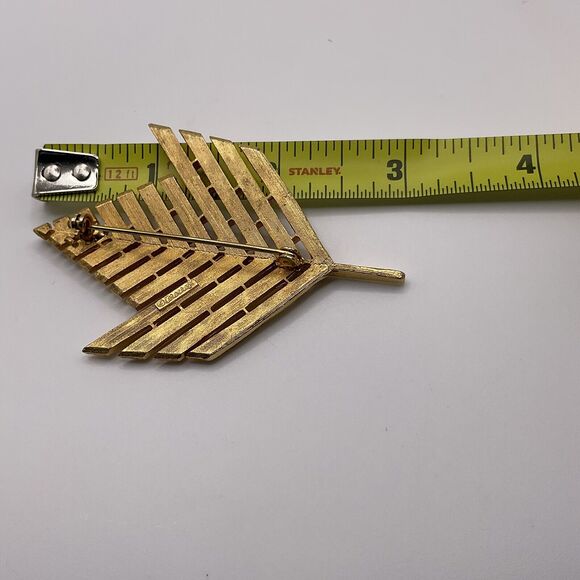 Corocraft Brooch Vintage Large Modernist Leaf Gold Tone Artsy 1960s MCM - Picture 7 of 8